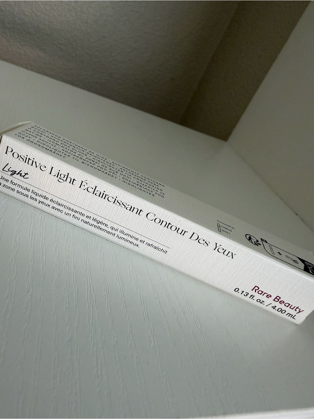 Rare Beauty Positive Light Brightening Eye Contour - Light